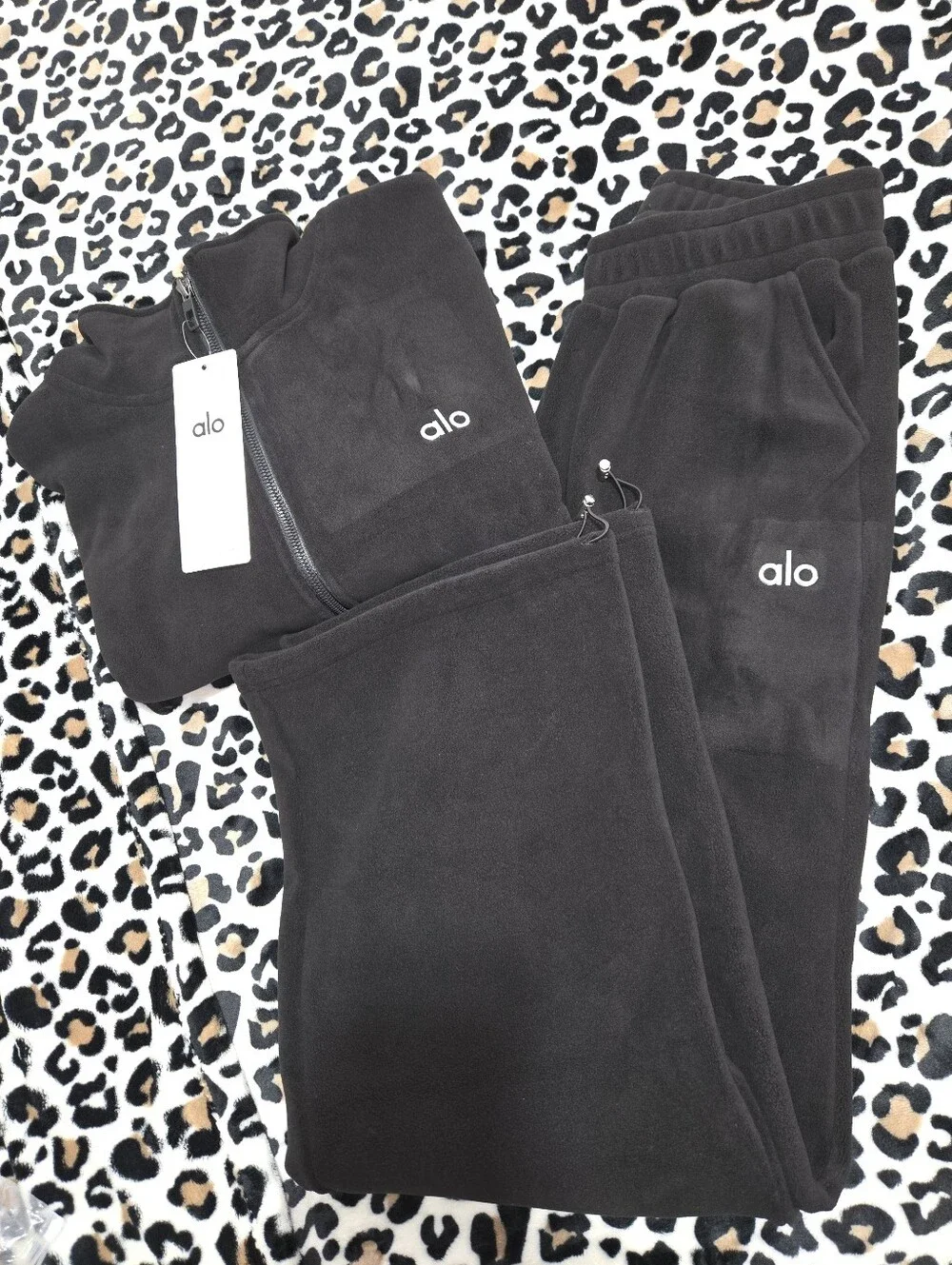 ALO Women's Sweat Set Size LARGE